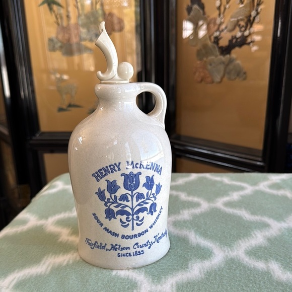 Vintage Henry McKenna stoneware 4/5 quart Decanter - Picture 1 of 9